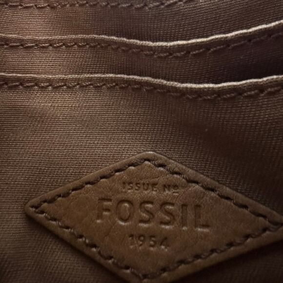 Fossil Crossbody Geometric Pattern Leather Camera Bag Adjustable Strap Key Charm - Picture 8 of 8